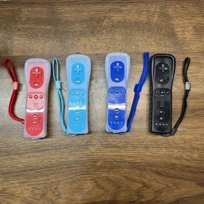 任天堂 Wii 遥控器带夹克和安全带 4 件装 — 第 1/4 张图片