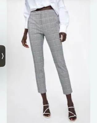 Pantalones cortos grises a cuadros de Zara para mujer Foto 1 de 4