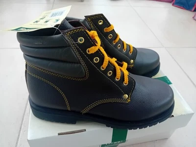 Hoggs Professional Men's Work Boots Size 8uk - Image 1 of 4