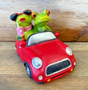 Frog Couple on Date Night 5" x 4" Poly Resin - Picture 1 of 5