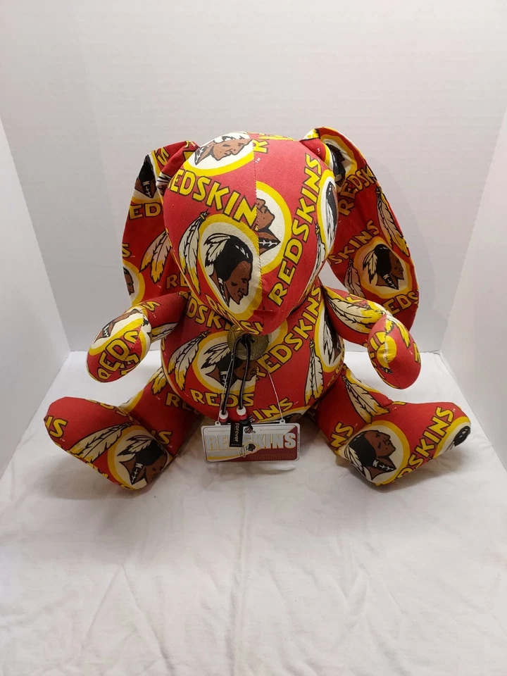 Conejito de peluche vintage de piel roja de Washington con orejas flojas con matrícula Forever. Foto 1 de 4