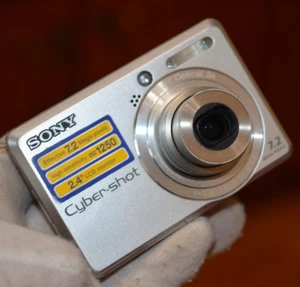 Sony Cybershot DSC-S730 Cyber Shot 7.2 Mega Pixel Digital Camera silver - Picture 1 of 13
