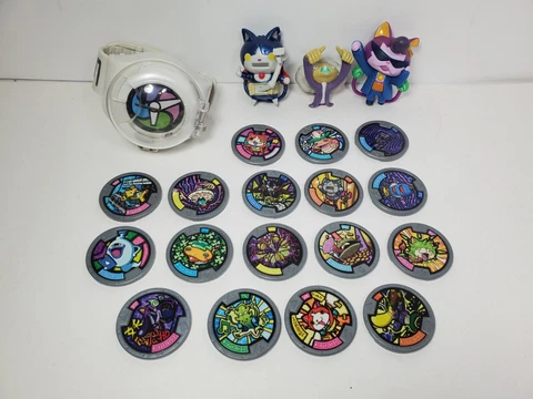 Yo-Kai Watch 2015 Hasbro Series 1 with 17 MEDALS & 3 Figures WORKS LOT Cover