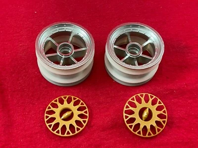 2 TEAM ASSOCIATED  RC10DS FRONT WHEELS + GOLD CAPS  RC10 DS AE RIMS - Image 1 of 3