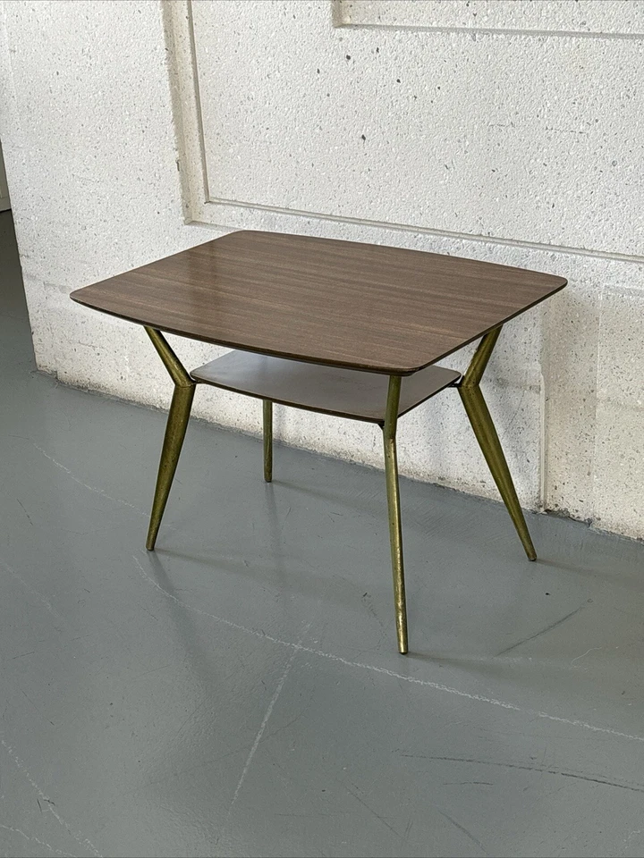Mesa auxiliar/centro moderna Mid Century patas de aluminio tapa de formica Foto 1 de 4