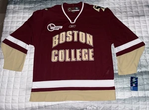 Boston College Hockey Trikot XL genäht Reebok. Nagelneu mit Etikett. 2000’s - Bild 1 von 18
