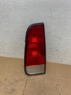 Lincoln Aviator 2003 a 2005 pasajero derecho luz trasera interior lateral OEM P4265 DW Foto 1 de 4