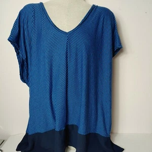 lane bryant  v-neck short sleeve top size 26/28 - Picture 1 of 5