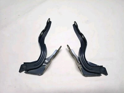 2011 - 2016 Hyundai Elantra Drivers & Passengers Front Hood Hinges (OEM)  Foto 1 de 4