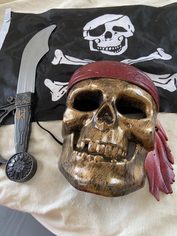 Piratas Caribeños Niños Halloween Máscara Plástico Fingir Juego Disfraz + Accesorios Foto 1 de 4