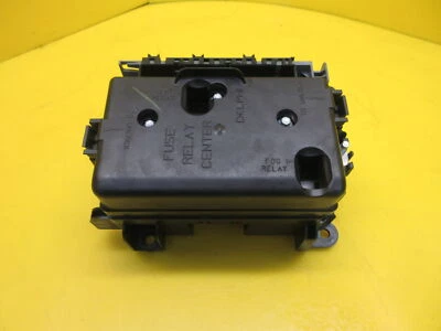 OEM 03 CHEVROLET TRAILBLAZER INTERIOR CABIN FUSE BOX ASSEMBLY WITH TOP AND BASE  - Image 1 of 4