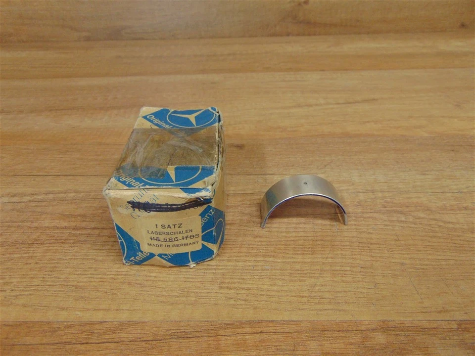 Connecting Rod Bearing Repair Kit Genuine Mercedes M116/M117 - A1165861703 - Image 1 of 1