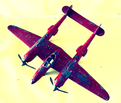 Avión de metal fundido P-38 Hubley Foto 1 de 4