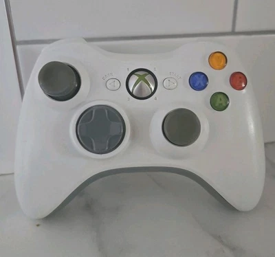 Microsoft Xbox 360 Wireless Controller Gamepad - White - Acceptable OEM *TESTED* - Image 1 of 4