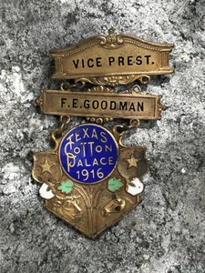 Antique 1916 Texas Cotton Palace Vice President Badge / Medal Enamel And Brass - Picture 1 of 6