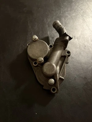 2005-2016 2013 Kawasaki Kx250f OEM motor bomba de água tampa da carcaça 16142-0020 - Imagem 1 de 4