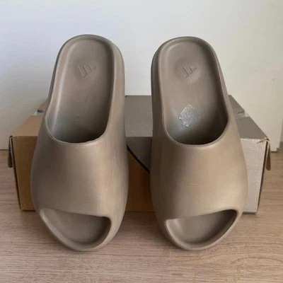 Sandalias Adidas Yeezy Slide beige puro tostado para hombre - talla 8 Foto 1 de 4