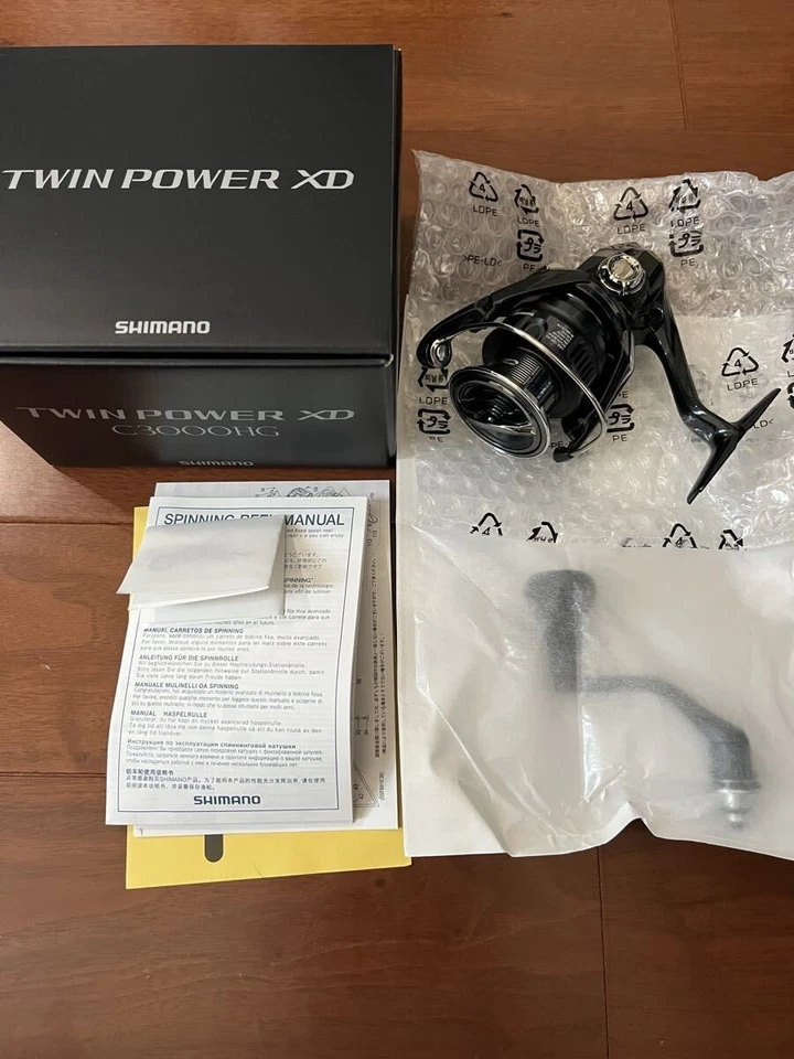 Shimano 25 TWIN POWER XD C3000HG Spinning Fishing Reel Made in Japan - Image 1 of 1