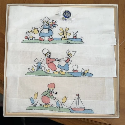 3 pañuelos vintage para niños de mediados del siglo XX Foto 1 de 4
