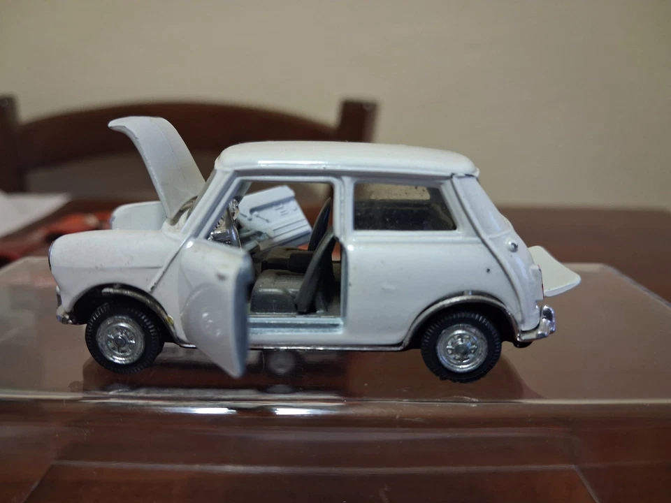 AUTO PILEN AUSTIN MINI COOPER SCALA 1/43 - Immagine 1 di 4