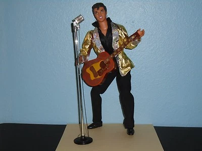 Micrófono de guitarra articulado BARBIE Loves ELVIS PRESLEY De-Boxed KEN DOLL Foto 1 de 4