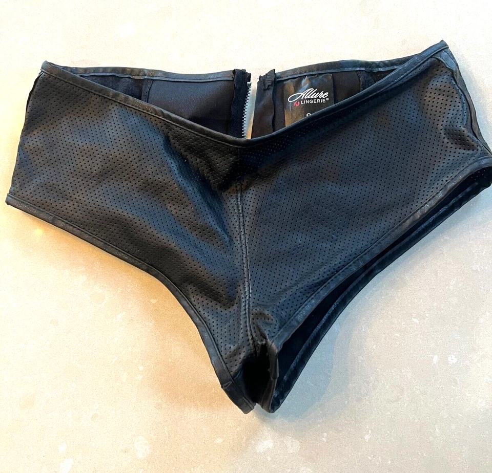 Pantalones Cortos Negros - Talla S - Lencería Allure - Poliuretano / Poliéster Foto 1 de 4