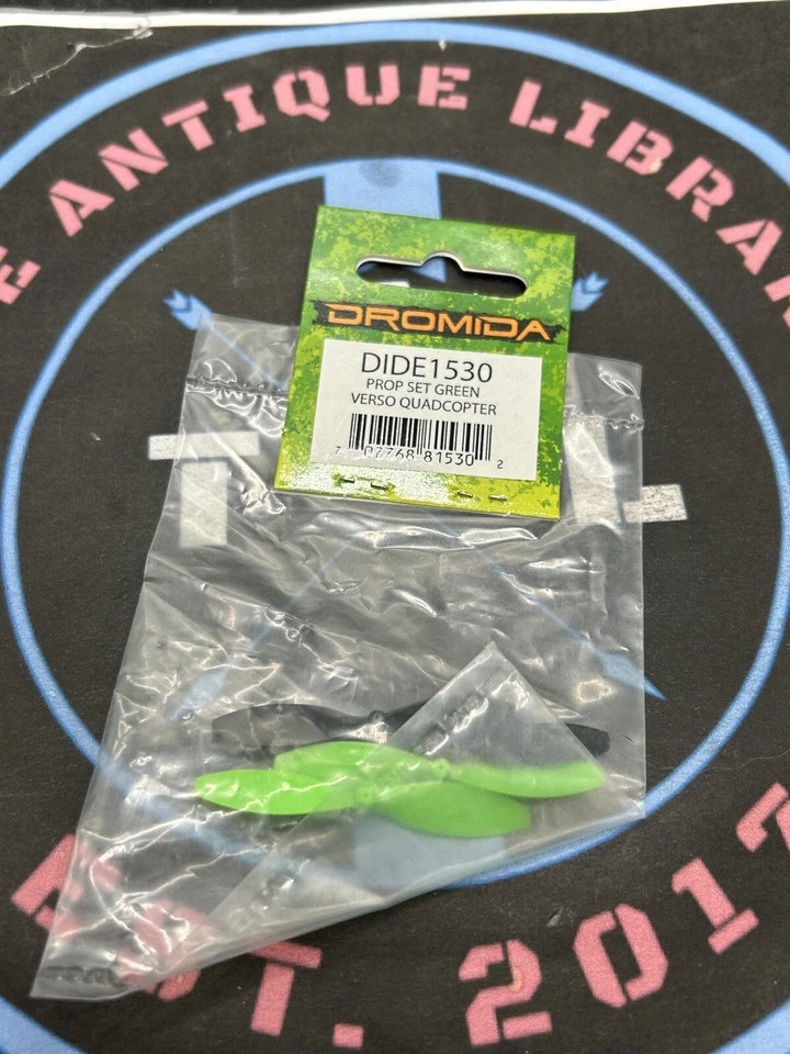 Dromida. DIDE1530 Propeller Set Green Verso Quadcopter - Image 1 of 1