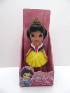 Disney Princess Snow White My First Mini Toddler 3 1/2" Figure - Picture 1 of 2