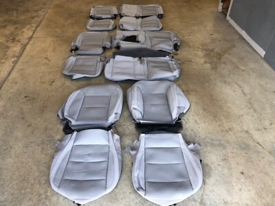 FUNDAS DE ASIENTO DE TELA GRIS ORIGINALES DE FÁBRICA 2021 2022 CHEVROLET SUBURBAN TAHOE Foto 1 de 4