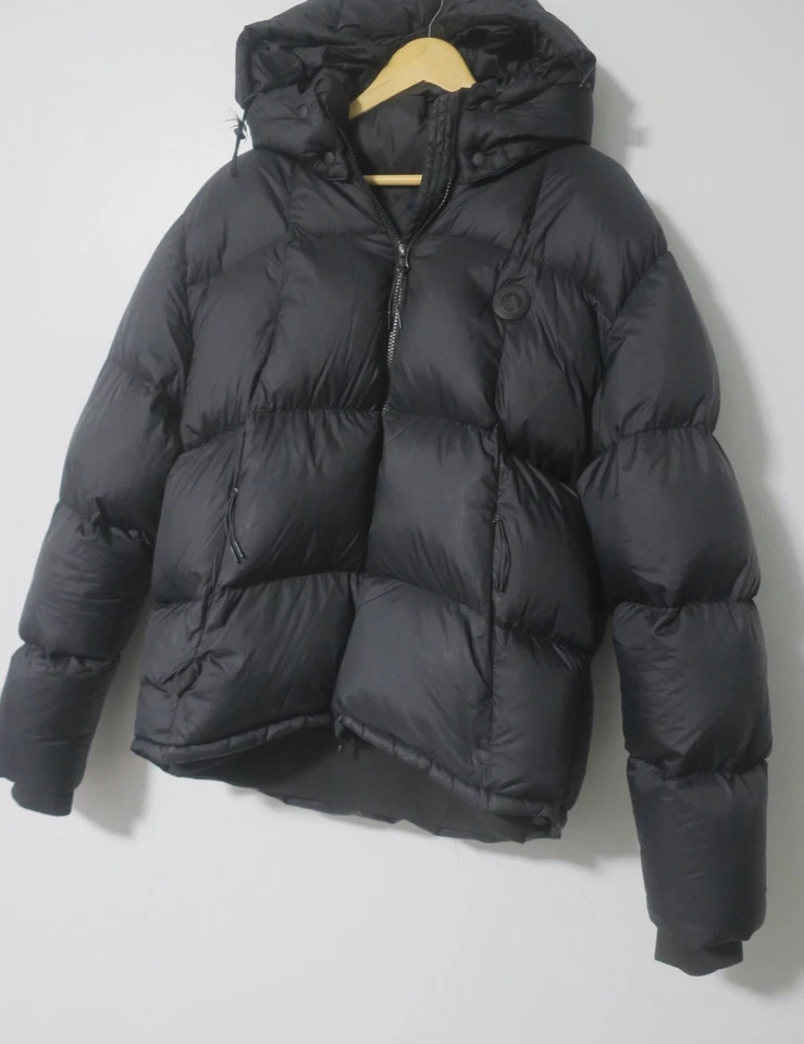 Kith Men's Black Puffer Jacket coat Size L - Image 1 of 4