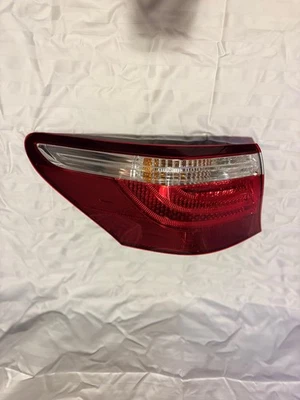 Luz trasera izquierda del lado del conductor Lexus LS460 LS460L 2007-2009 FABRICANTE DE EQUIPOS ORIGINALES Foto 1 de 4