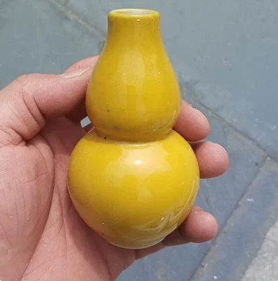 Bonito jarrón de calabaza de porcelana esmaltada amarilla pintura a mano arte coleccionable Foto 1 de 4