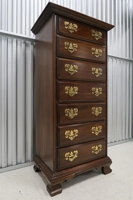 Cómoda lencería Harden tradicional de cereza maciza con 7 cajones Foto 1 de 4