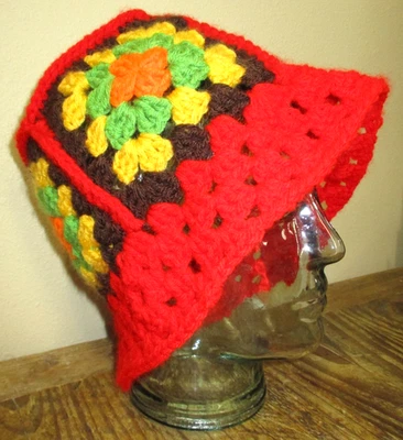 Sombrero cubo cuadrado abuela ganchillo hecho a mano estilo vintage hilo rojo/amarillo NUEVO Foto 1 de 4