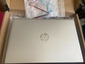 N39001-001 NEW GENUINE HP LCD BACK COVER FULL KIT PROBOOK 440 G10 (INC VAT) - Afbeelding 1 van 4