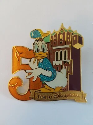 特大东京迪士尼海 5 周年徽章唐老鸭 HTF 罕见 — 第 1/2 张图片