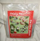 Kits d'ornement de Noël pointe d'aiguille en plastique Mary Maxim bas et pandas 2001