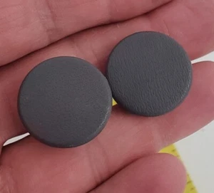 2 plastic gray Seat Button Plug Clip fold Rear back rest Celica 00 01 02 03 04 - Foto 1 di 5