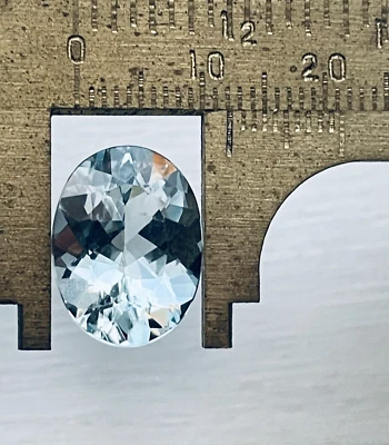 Beautiful Large Genuine Sky Blue Aquamarine Oval Gemstone, 16X12mm, 8.35cts. - Image 1 of 4