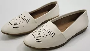 *MT) Women A2 Aerosoles Trend Right Laser Cut White Loafer Flat Shoes Size 8.5M - Picture 1 of 14