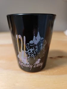 Kentucky Derby 1998 1,5 OZ vaso de chupito negro con logotipo de evento - Imagen 1 de 1