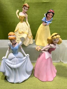 Set 4 personaggi campana Biancaneve, Cenerentola, Belle, Bella Addormentata 6” DISNEY! - Foto 1 di 13