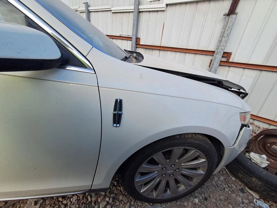 (LOCAL PICKUP ONLY) Passenger Right Fender Fits 09-12 MKS 2654197 - Image 1 of 4