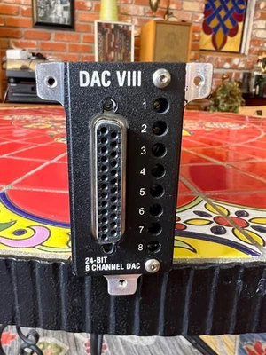 Ampliación de ocho salidas Apogee DAC VIII para el AD8000 Foto 1 de 3