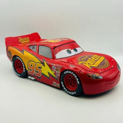 Disney Pixar Cars - JADA RUST-EZE CARS 1 LIGHTNING MCQUEEN - 1:24 Diecast - Image 1 of 4