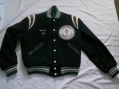 Chaqueta de bombardero universitaria vintage años 60 verde bosque lana y cuero con parche M usada en excelente estado Foto 1 de 4