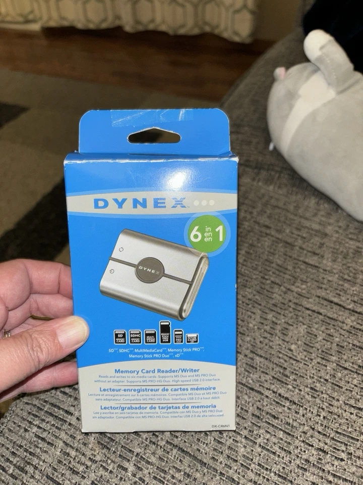 Dynex DX-CR6N1 6-in-1 Memory Card Reader / Writer Not Tested  - Image 1 of 1