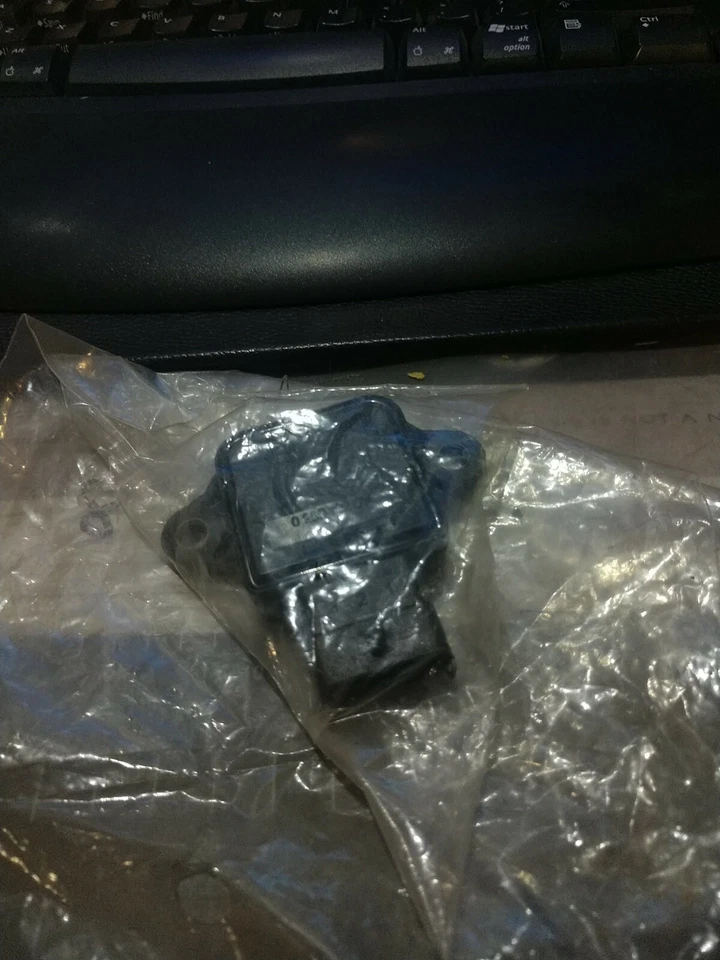 Sensor de posición del acelerador 9181538 nuevo OEM Saab 9000 NG 900 9-3 se adapta de 1997 a 2000 Foto 1 de 1