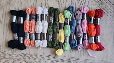 DMC Laine Colbert Virgin Wool Yarn Needlepoint Tapisserie 8 Meters Lot Vintage - Image 1 of 4