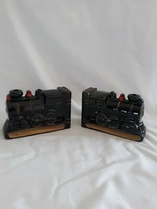 Train bookends set of 2 unique fun locomotive Vintage made in Japan clay 4.5 x3" - Picture 1 of 10
